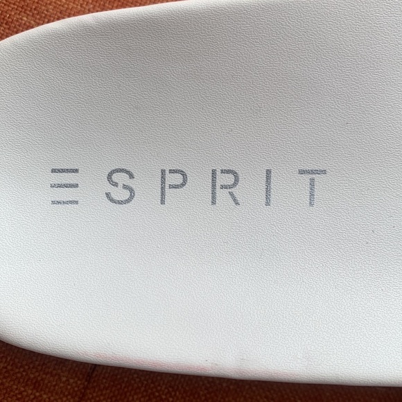 Esprit Cream Link Summer Sandals~ Size 8 - Picture 4 of 5